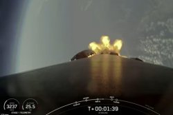 SpaceX launches next round of Internet satellites from California